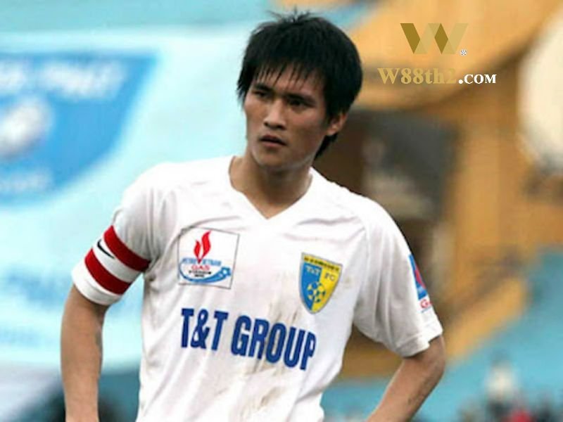 Cong Vinh เล่นให้กับสโมสรฮานอย T&TCong Vinh เล่นให้กับสโมสรฮานอย T&T