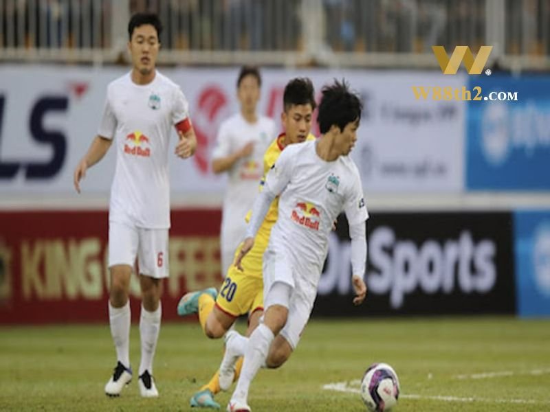 Cong Phuong เล่นที่สโมสร Hoang Anh Gia Lai