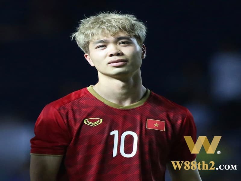 นักเตะเวียดนามคนแรกที่ออกไปเล่นต่างแดน นักเตะเวียดนามคนแรกที่ออกไปเล่นต่างแดน